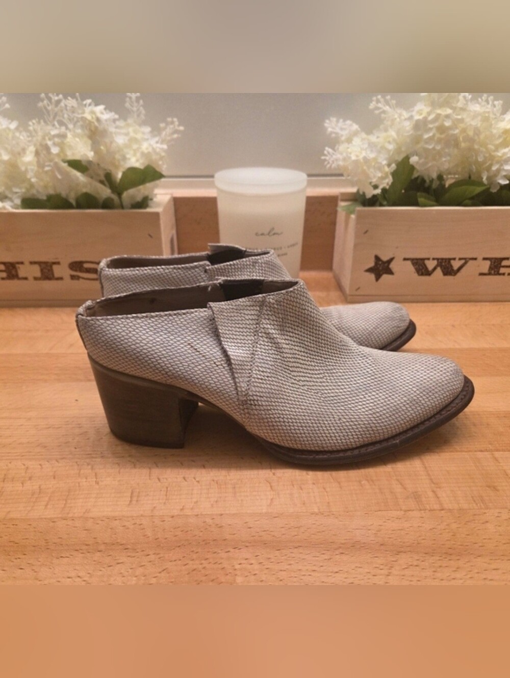 FREEBIRD Shae Cream Lizard  Leather Mule Booties Womens SZ 9